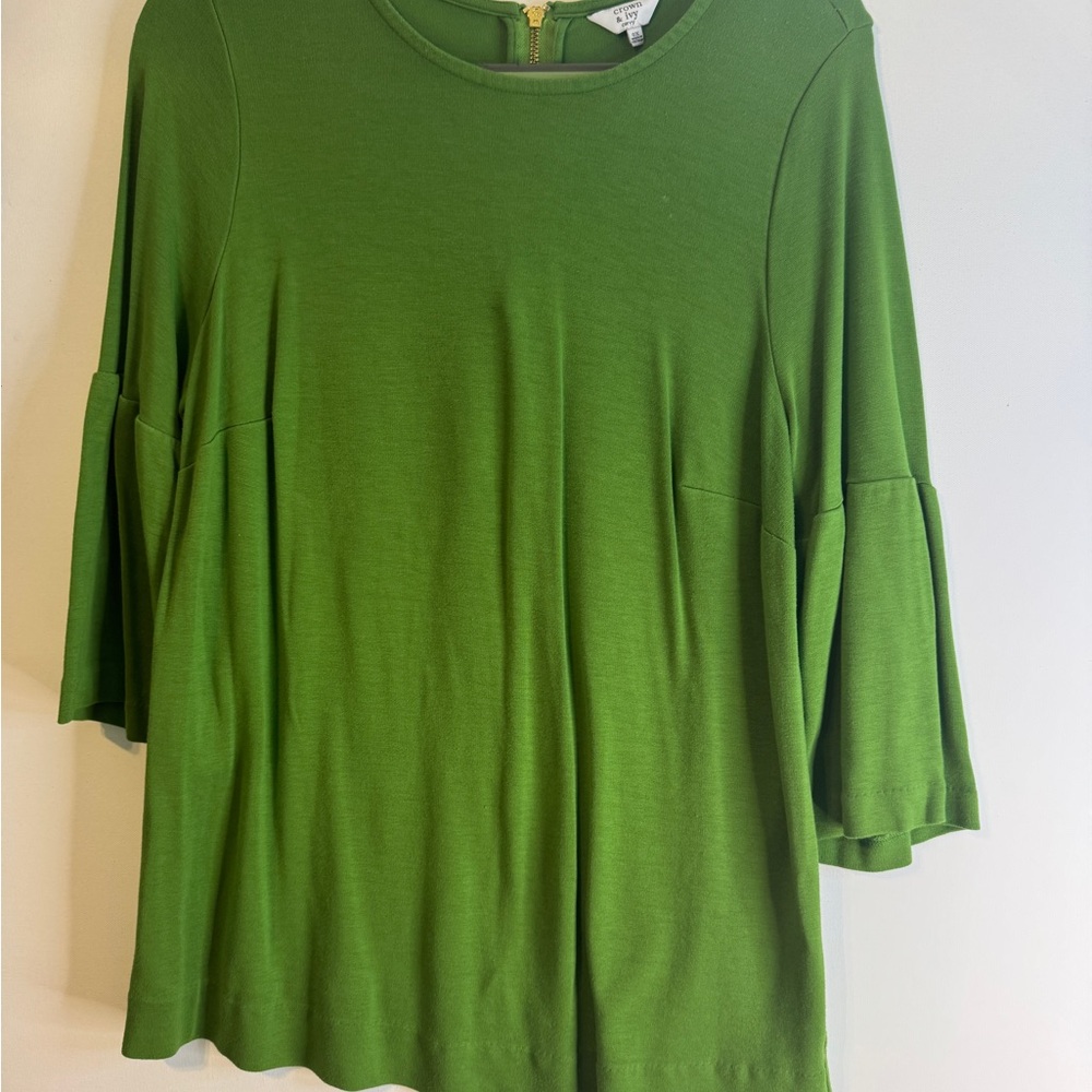 Crown & Ivy Green Long Sleeve Top